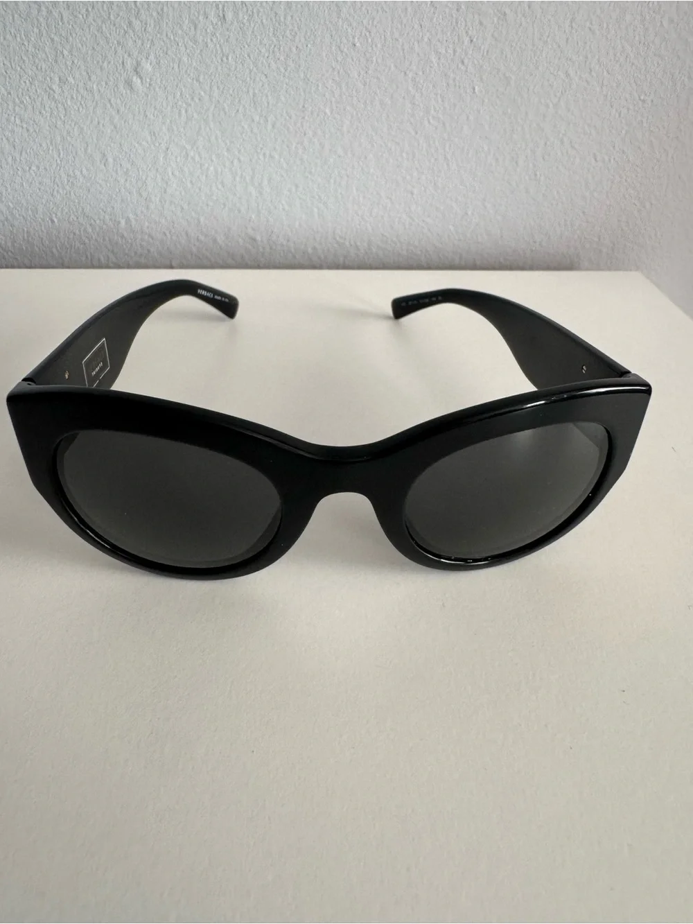 Versace VE4353 Tribute Collection Medusa Black Gold Sunglasses 51-26-140 + Case